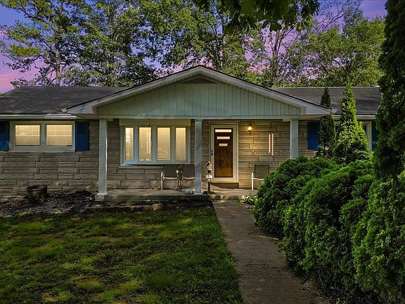 3rd image of 2426 Segal Rd