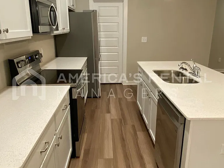 535 Troubadour Ln — Photo 24