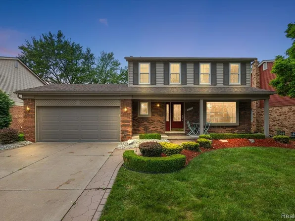 39573 Schroeder Dr, Clinton Township, MI 48038