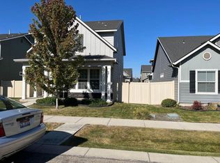 924 W Stanhope St, Meridian, ID 83646