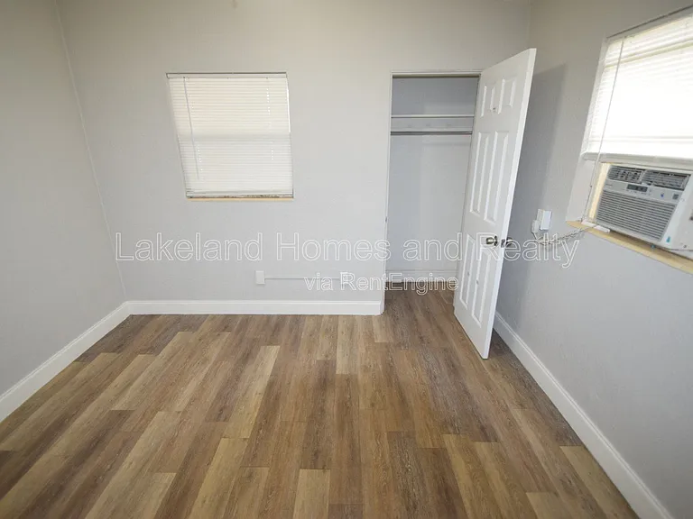 730 26th St NW — Photo 15