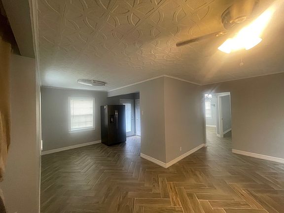 4th image of 2106 7th St