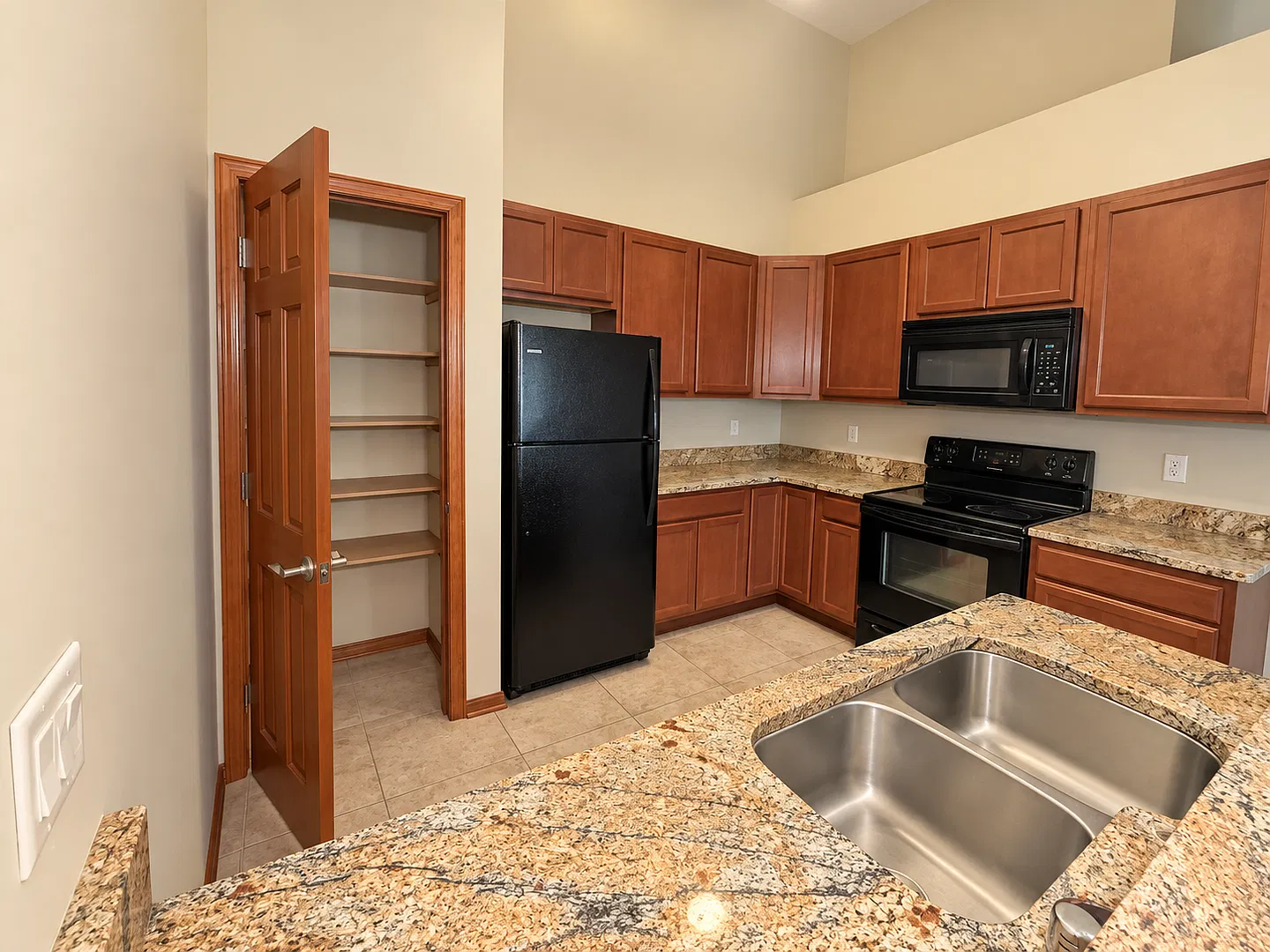 2 Bed / 2 Bath Apartment in Madison, WI — Photo 3