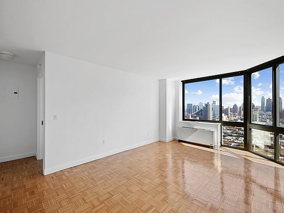 4th image of 420 W 42nd St APT 19C
