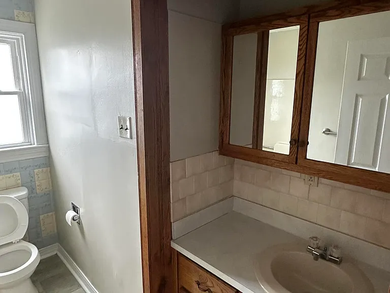 135 Willis Ave — Photo 13
