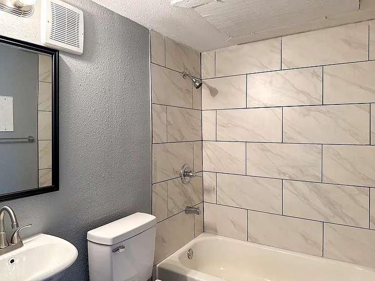 709 W Richmond Ave #1 — Photo 10