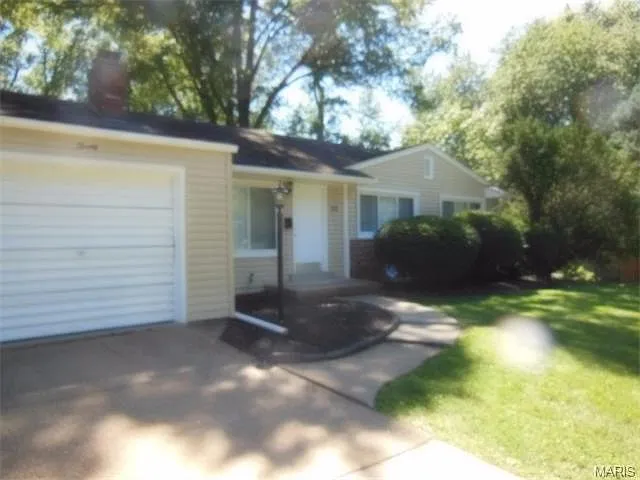 20 Frost Ave photo 1