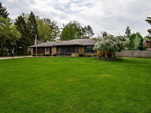 2nd image of 1310 52nd St SE