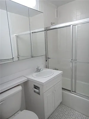 Rented by Addison Property Group | media 23