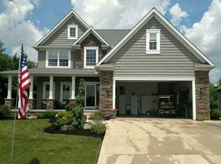1041 Laurel Green Dr NE, North Canton, OH 44720