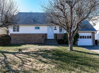 1706 Meadowbrook Rd, Merrick, NY 11566