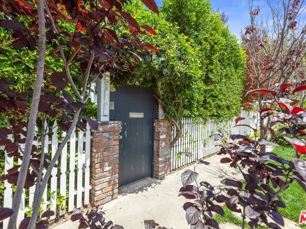 753 Palms Blvd, Venice, CA 90291