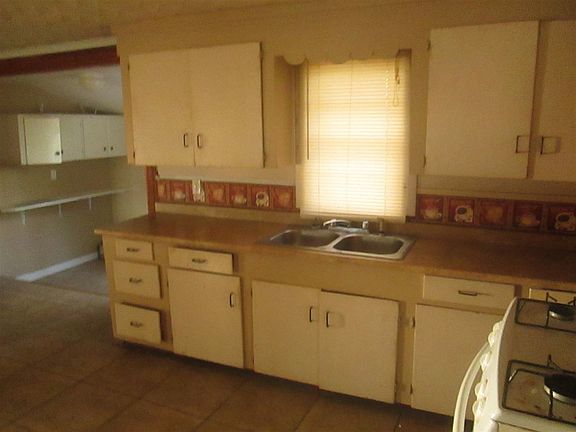 2nd image of 607 High School Ln