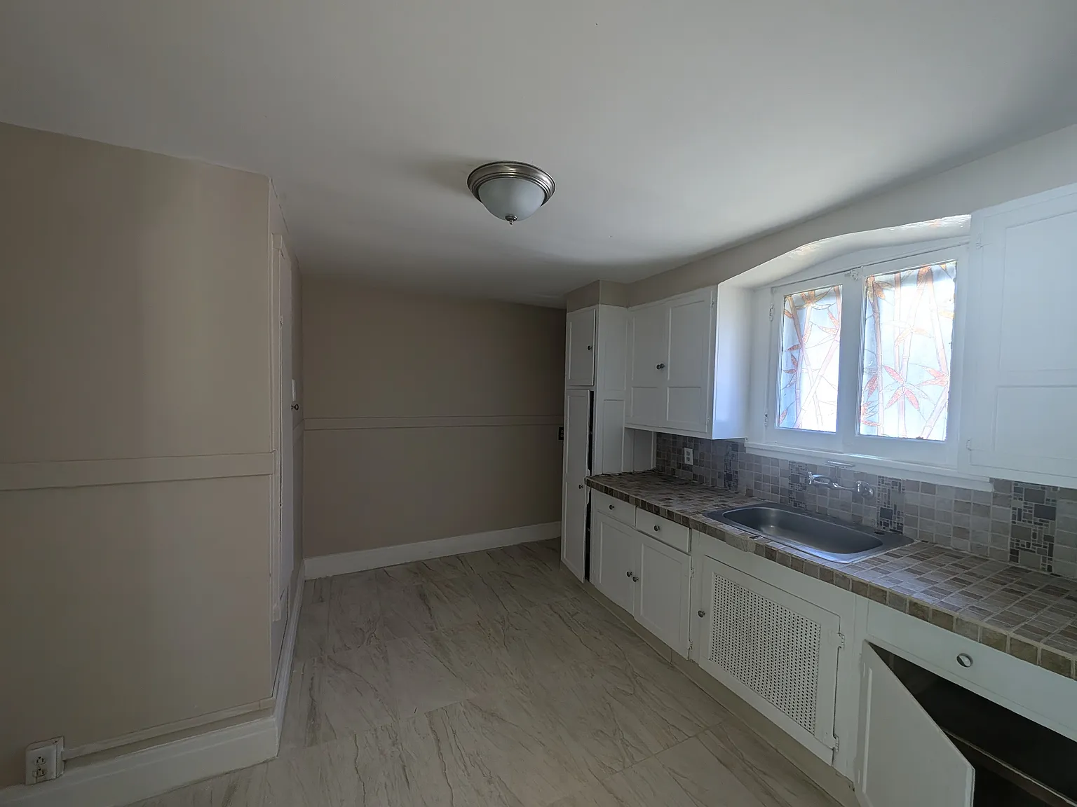 2 bed, 950 sqft, $1,275 — Photo 4