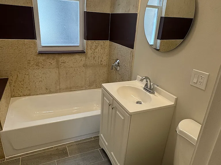 11250 S Vernon Ave #2 — Photo 5