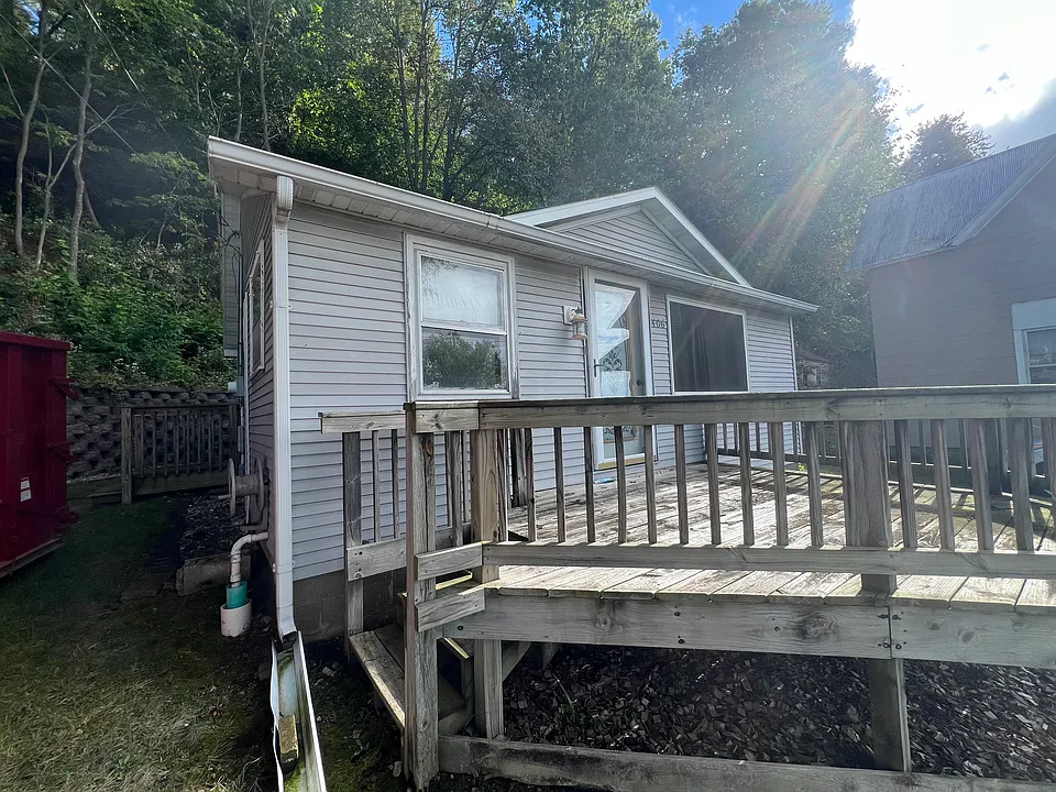 406 N Shore Dr