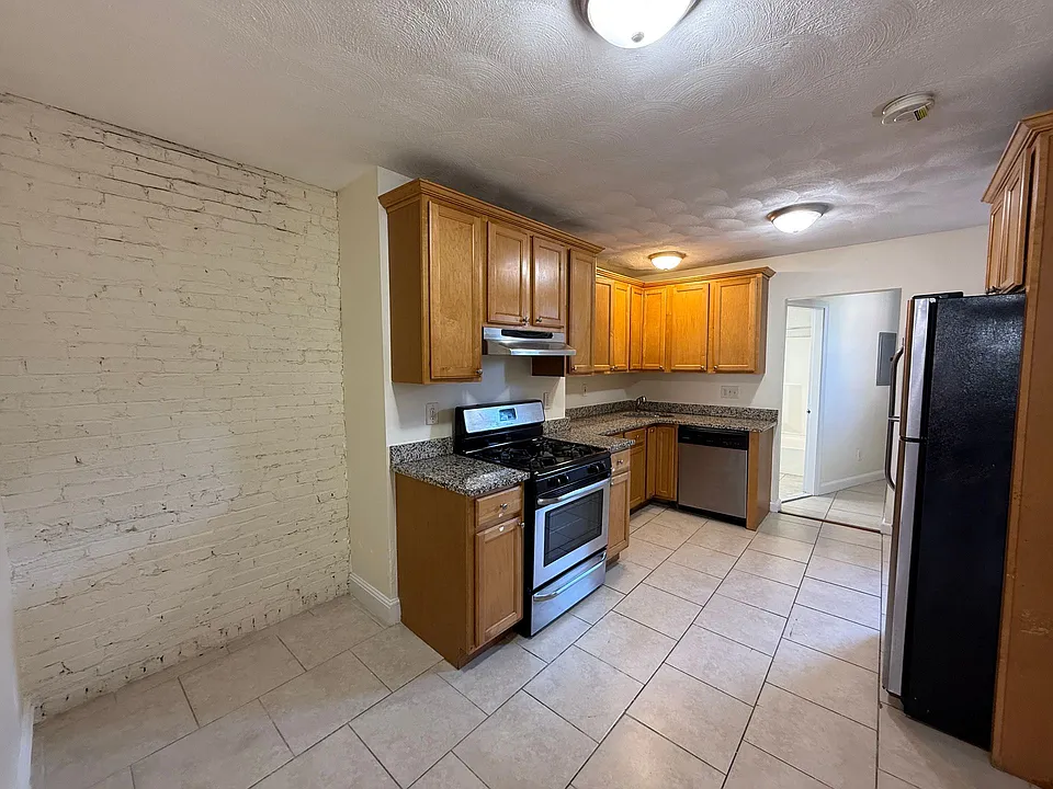 23 Chelsea St #2