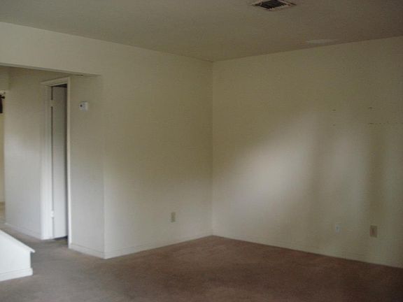 2nd image of 2218 Cypress Ave