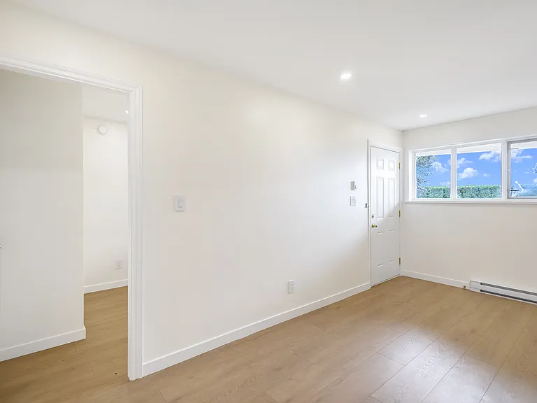 919 Younette Dr — Photo 17