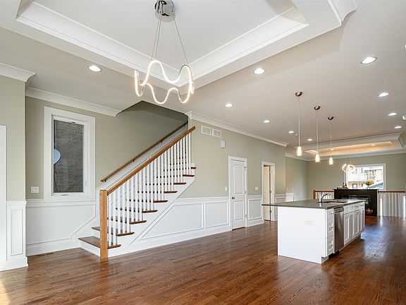 2nd image of 4021 S Calumet Ave
