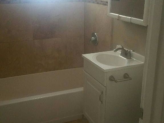 3rd image of 655 23rd St APT 3