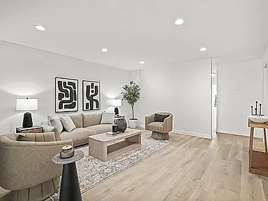 505 Cypress Point Dr #186 — Photo 2