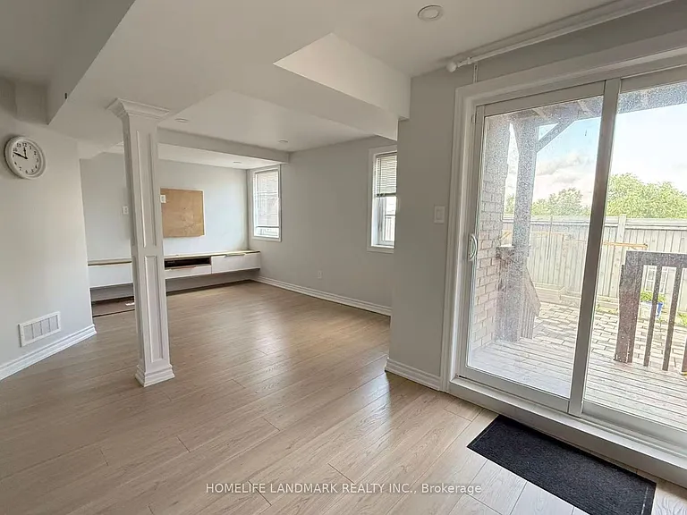 156 Decast Cres — Photo 16