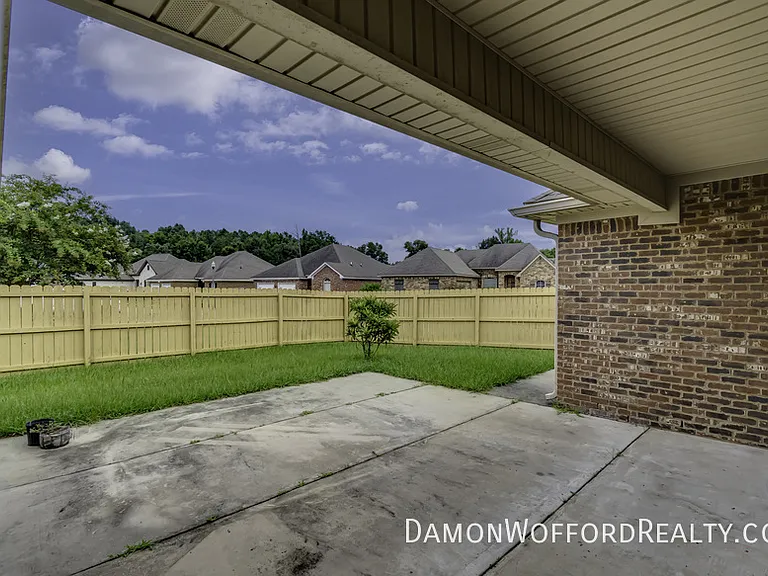 114 Lennox Pl — Photo 5