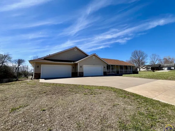 5115 NE Wallace Ln, Topeka, KS 66617