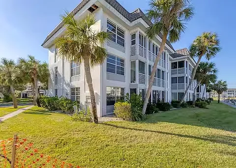 4330 Falmouth Dr — Photo 9