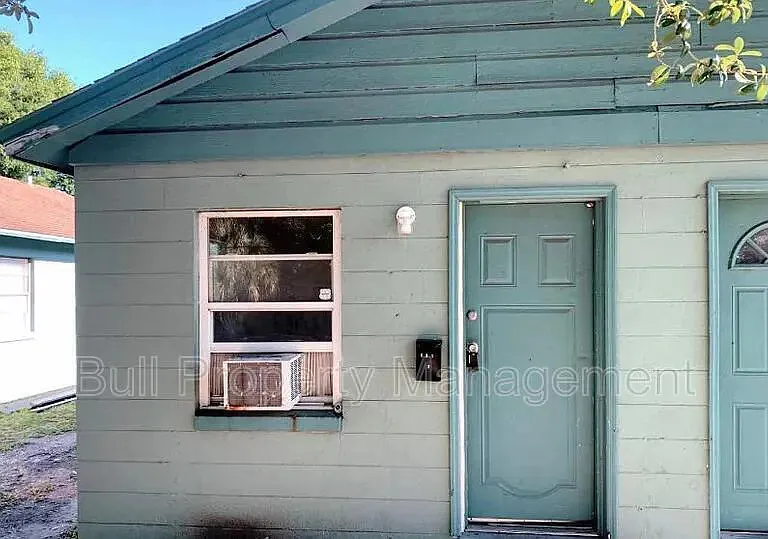 905 W Anderson St #B — Photo 8