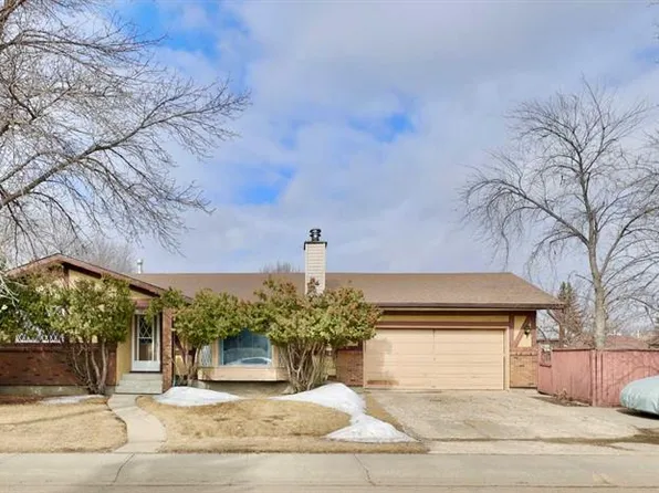 78 E Elliott Dr, Camrose, AB T4V 3J1