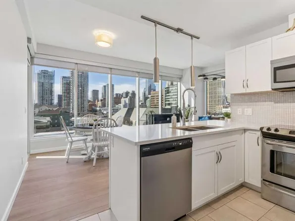 1320 W 1st St SE #407, Calgary, AB T2G 0G8