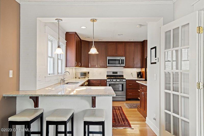 4th image of 4 BOWMAN Avenue