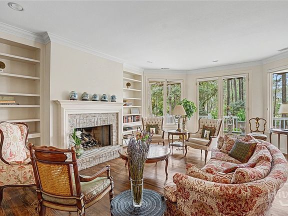 4th image of 92 Bartram Road