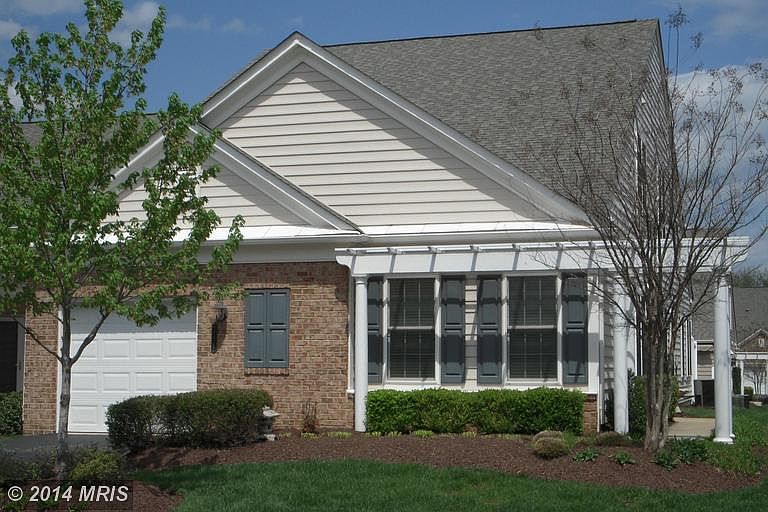 1st image of 44438 Oakmont Manor Sq