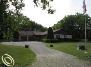 10800 Rattalee Lake Rd, Davisburg, MI 48350