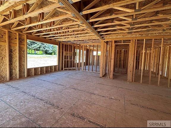 4th image of 626 Ivy Ridge Ln