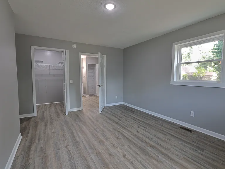 302 Clayton St #1 — Photo 9