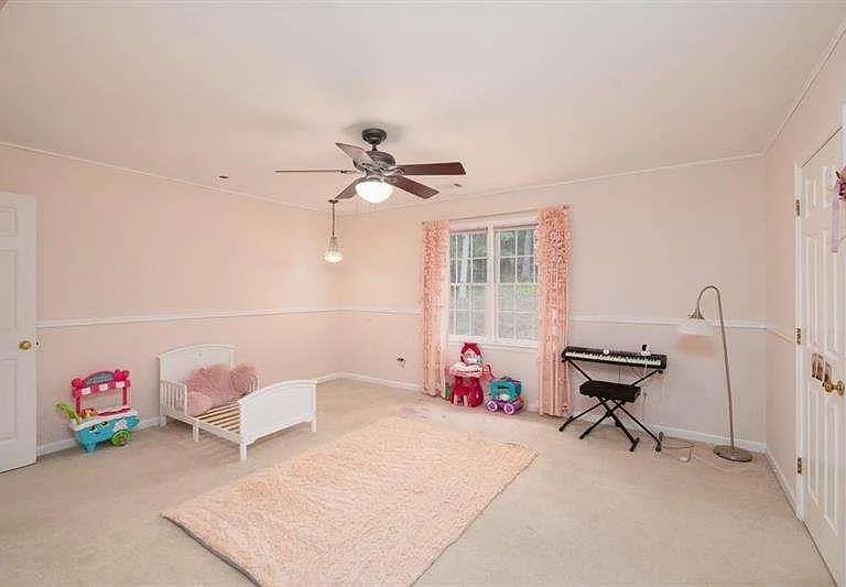 160 Clipper Bay Dr — Photo 23