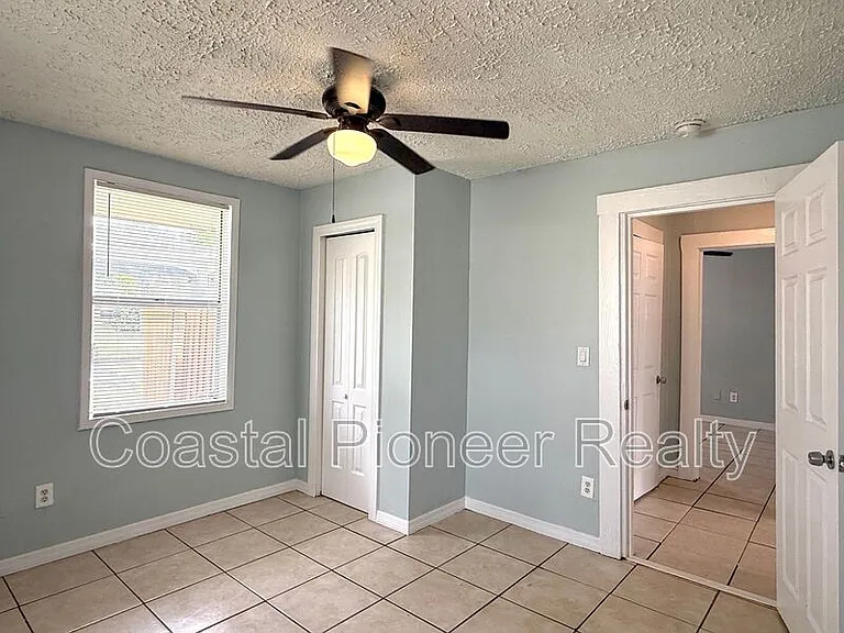 2308 E 15th Ave — Photo 6