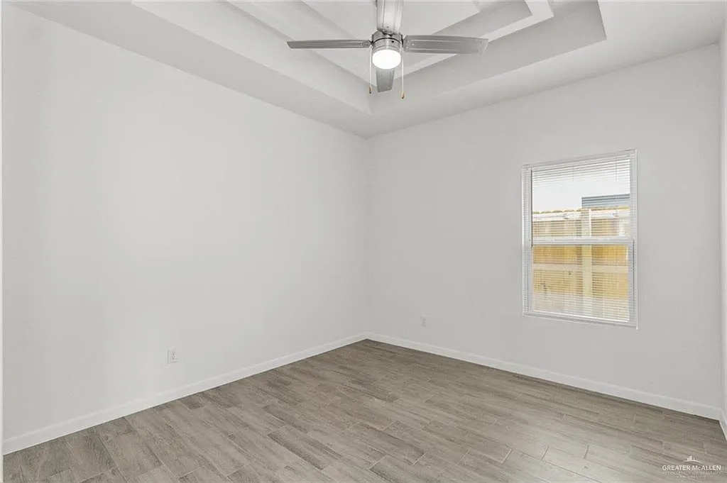 2 bed, 2.0 bath, 980 sqft, $1,095 — Photo 2