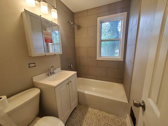4th image of 2833 N Butrick St
