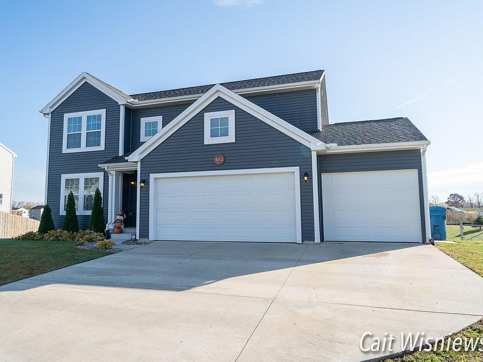 1st image of 442 Oak Meadow Dr