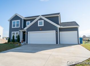 442 Oak Meadow Dr, Middleville, MI 49333