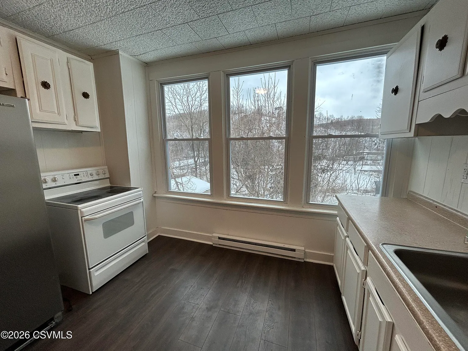 3 bed, 700 sqft, $950 — Photo 3