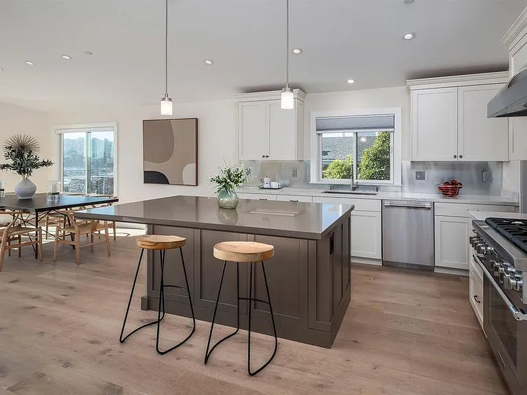 60 Marina Court Dr — Photo 35