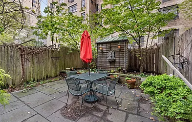 Rented by APT212 INC