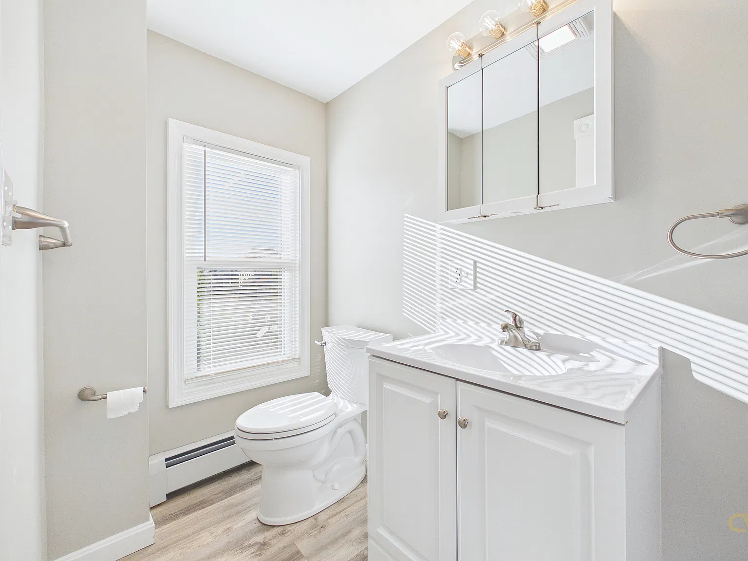 3 bed, 853 sqft, $1,675 — Photo 4