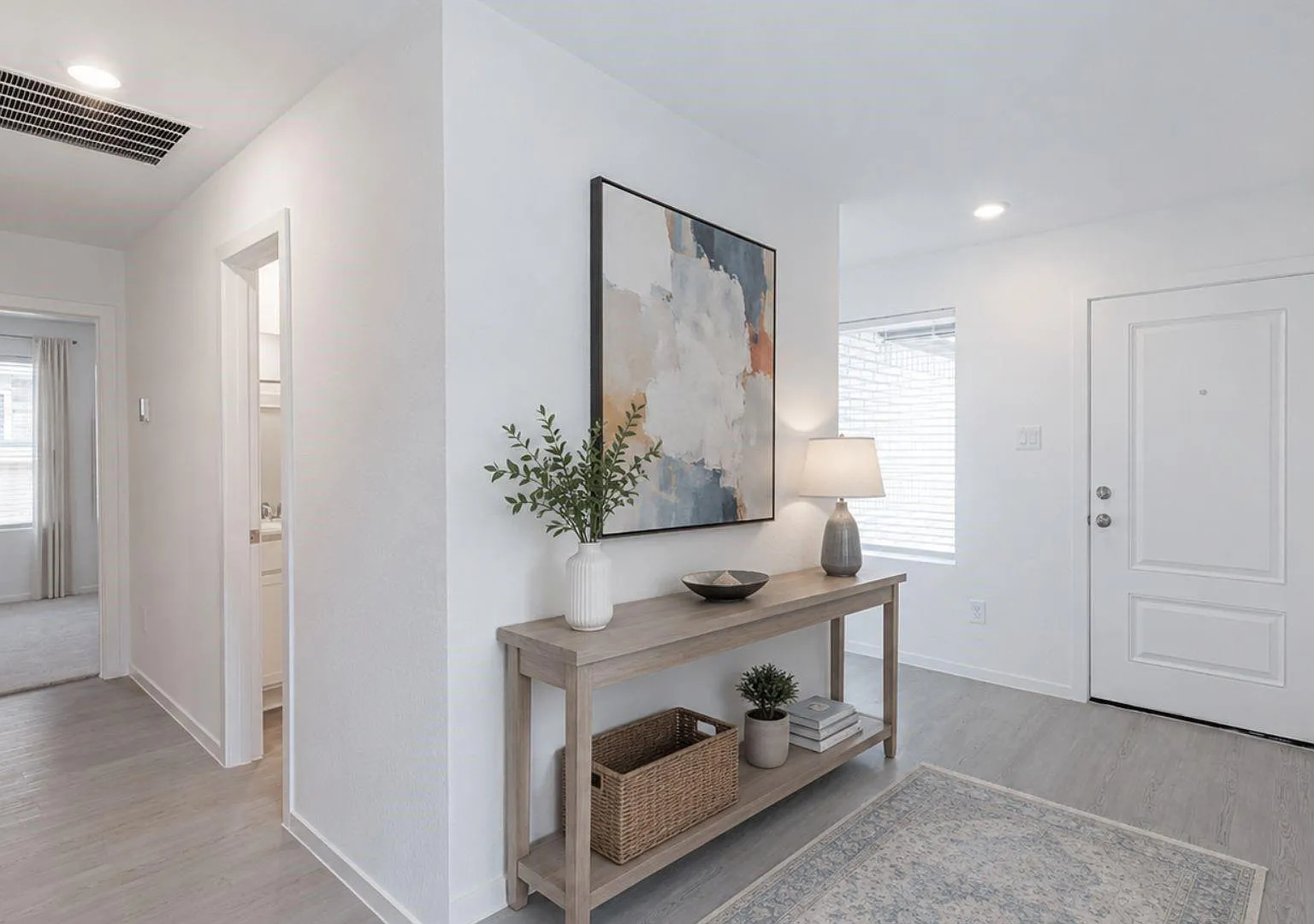 4 bed, 2.0 bath, 1670 sqft, $2,050 — Photo 2